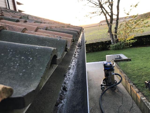 Roof Cleaning (51) - Copy.jpg